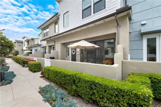 Photo #5: OC23061303 Listing 