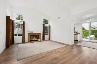 Photo #6: OC23061394 Listing 