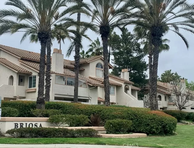 MLS: OC23061614 Condo For Sale