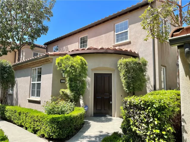 MLS: OC23061946 Condo For Sale