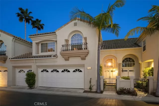 MLS: OC23062166 Condo For Sale