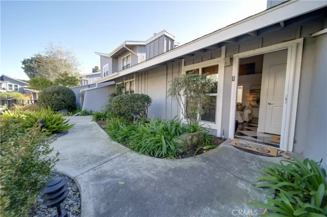 MLS: OC23062296 Condo For Sale