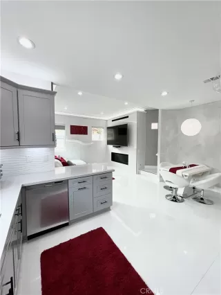 Photo #3: OC23062423 Listing 