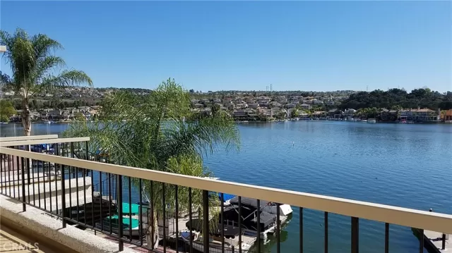 MLS: OC23063104 Condo For Sale
