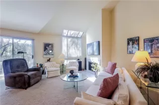 Photo #5: OC23063273 Listing 