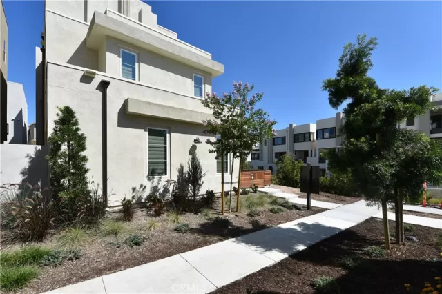 MLS: OC23063280 Condo For Sale