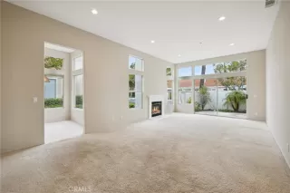 Photo #3: OC23063297 Listing