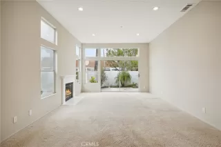 Photo #4: OC23063297 Listing