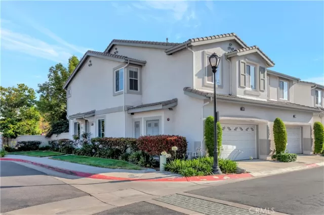 MLS: OC23064009 Condo For Sale