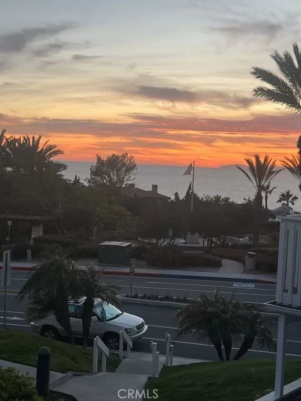 MLS: OC23064110 Condo For Sale