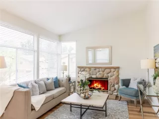 Photo #1: OC23064367 Listing 