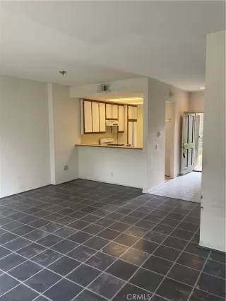 Photo #5: OC23064419 Listing