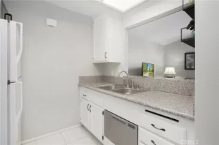 Photo #4: OC23065217 Listing 