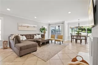 Photo #4: OC23065238 Listing 