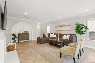 Photo #5: OC23065238 Listing 