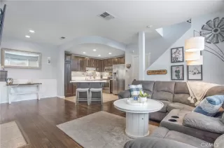 Photo #3: OC23065327 Listing