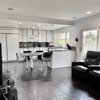 Photo #2: OC23065530 Listing 