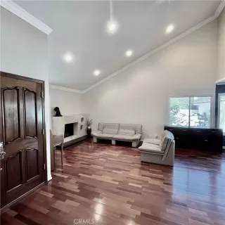 Photo #5: OC23065530 Listing 