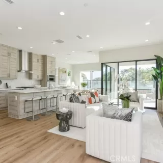 Photo #4: OC23065787 Listing