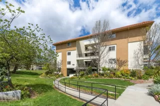 Photo #2: OC23065909 Listing