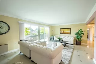 Photo #2: OC23066237 Listing