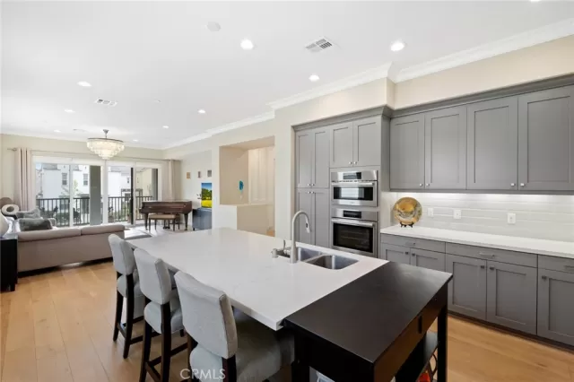 MLS: OC23066516 Condo For Sale