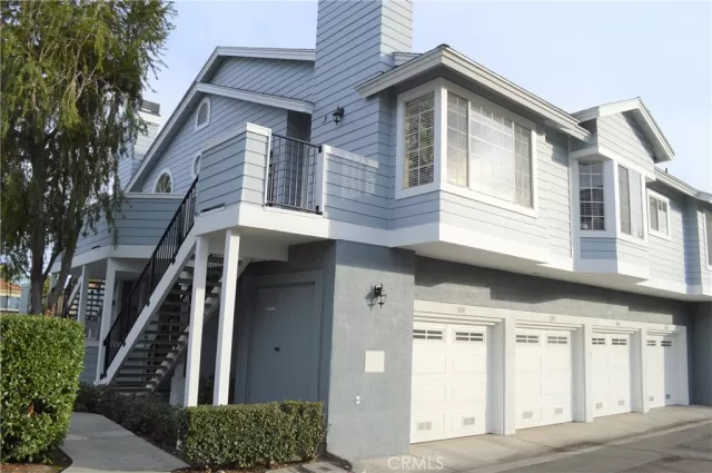 MLS: OC23066617 Condo For Sale