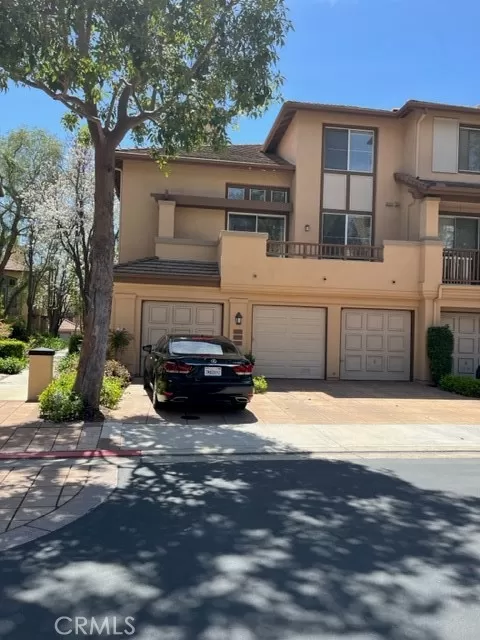 MLS: OC23066729 Condo For Sale