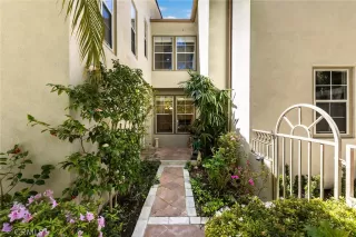 Photo #2: OC23067192 Listing