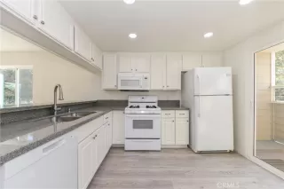 Photo #6: OC23067522 Listing 