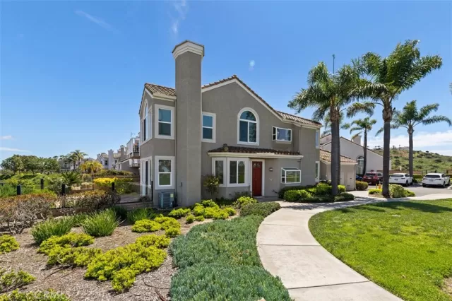 MLS: OC23067541 Condo For Sale