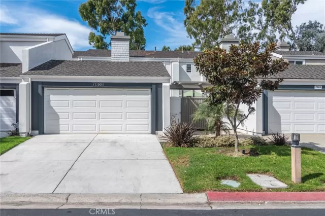 MLS: OC23067692 Condo For Sale