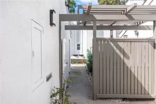 Photo #2: OC23067692 Listing 