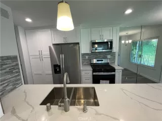 Photo #6: OC23067730 Listing