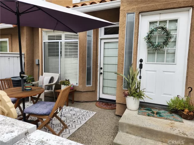 MLS: OC23068071 Condo For Sale