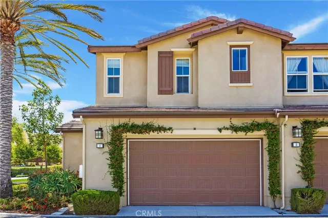 MLS: OC23068143 Condo For Sale