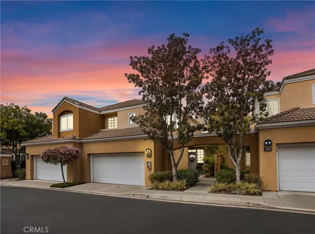 MLS: OC23068214 Condo For Sale