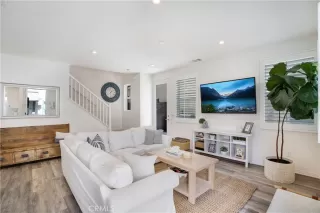 Photo #4: OC23068223 Listing