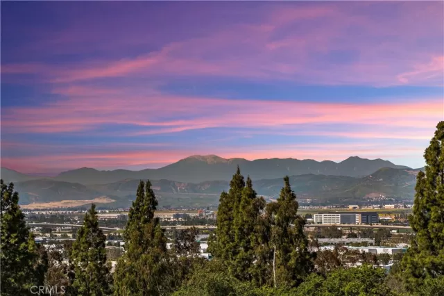 MLS: OC23068580 Condo For Sale