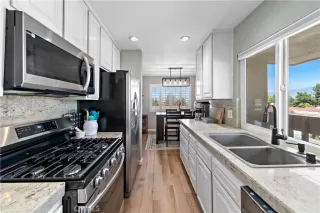 Photo #3: OC23068580 Listing 