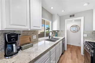 Photo #5: OC23068580 Listing 