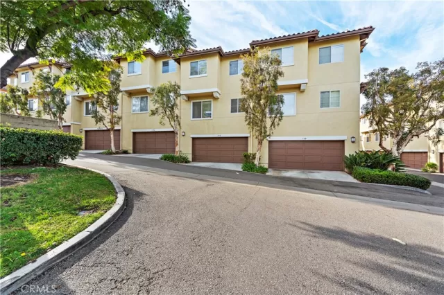MLS: OC23068860 Condo For Sale