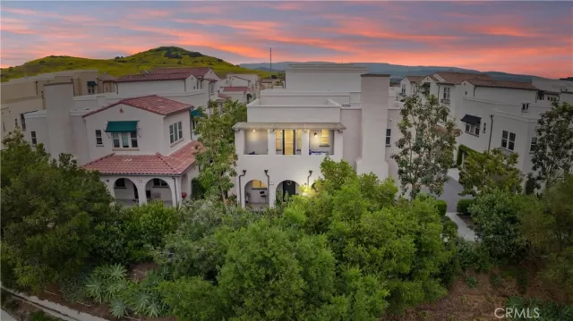 MLS: OC23068881 Condo For Sale