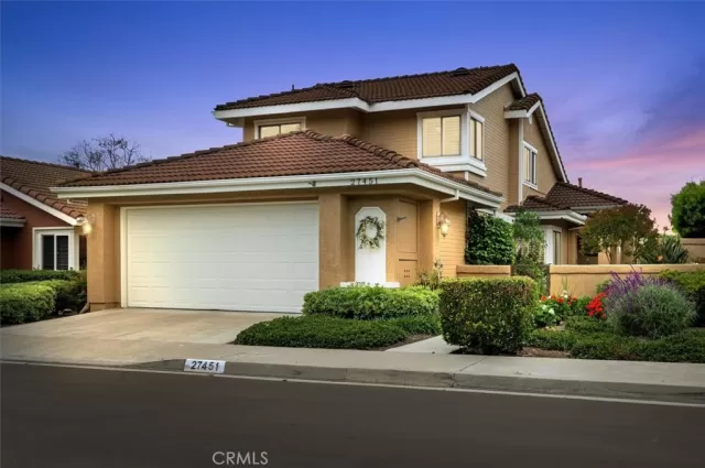 MLS: OC23068897 Condo For Sale