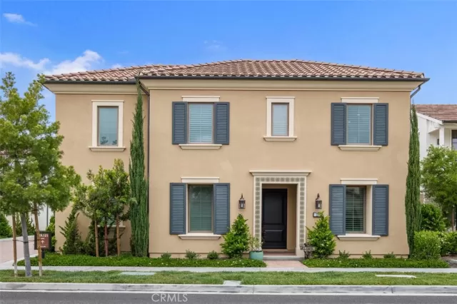 MLS: OC23069883 Condo For Sale