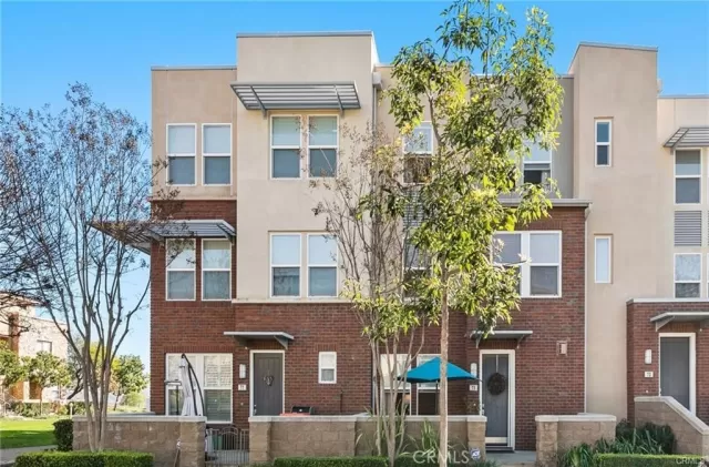 MLS: OC23070045 Condo For Sale