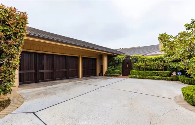 MLS: OC23070468 Condo For Sale