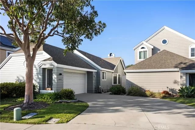 MLS: OC23070827 Condo For Sale