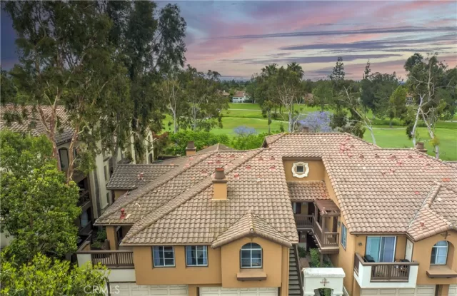 MLS: OC23071169 Condo For Sale