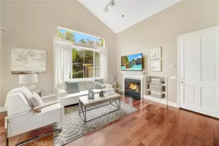 Photo #2: OC23071478 Listing 